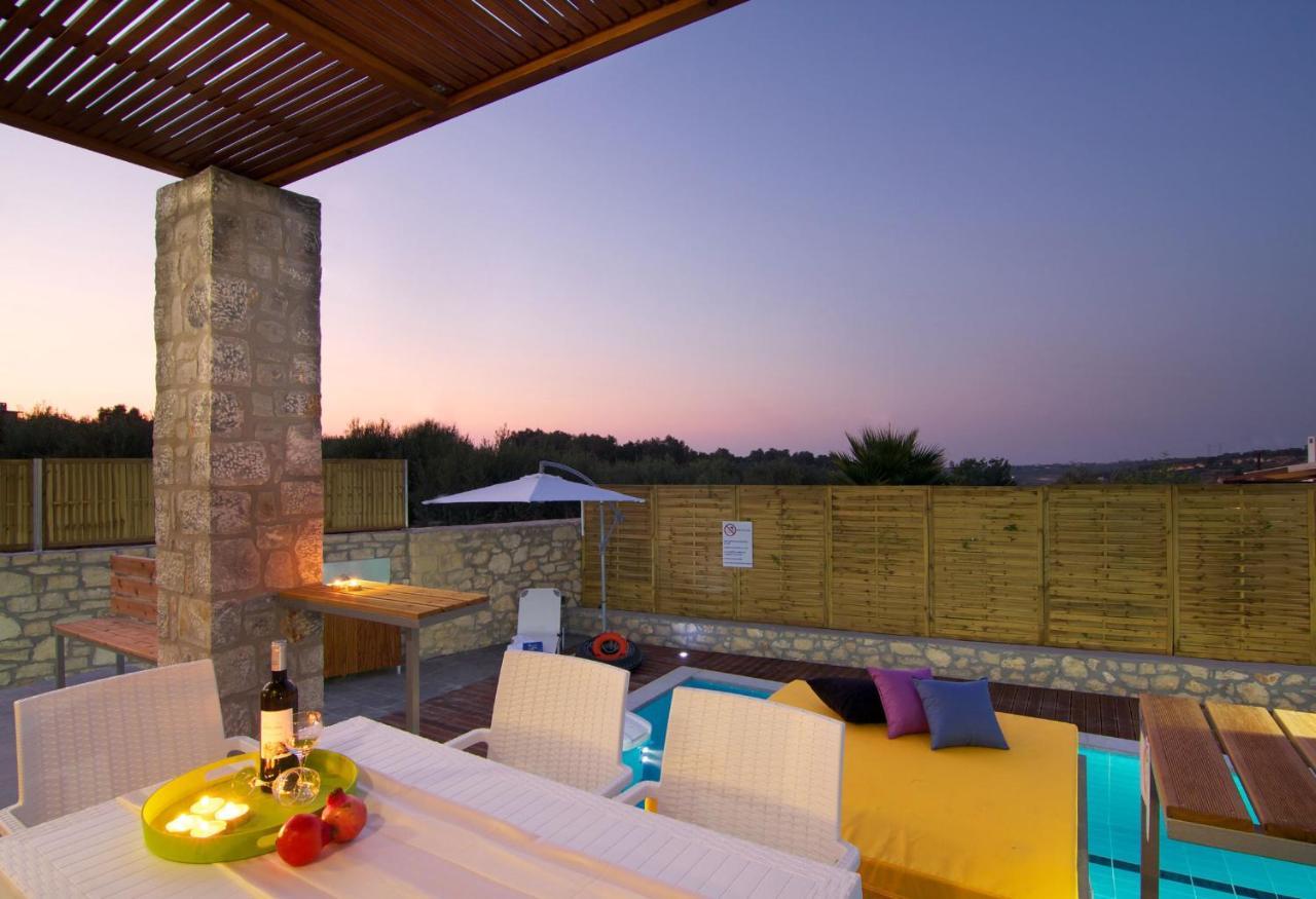 Villa Aada - Moderne Komfortvilla Mit Eigenem Pool Loutra Exterior foto