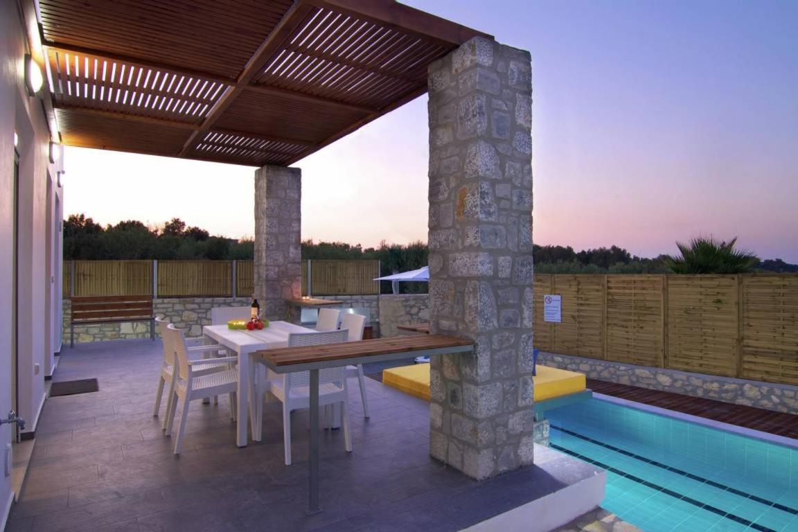 Villa Aada - Moderne Komfortvilla Mit Eigenem Pool Loutra Exterior foto